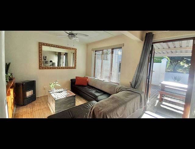 2 BEDROOM TOWNHOUSE FOR SALE IN PARADISE BEACH